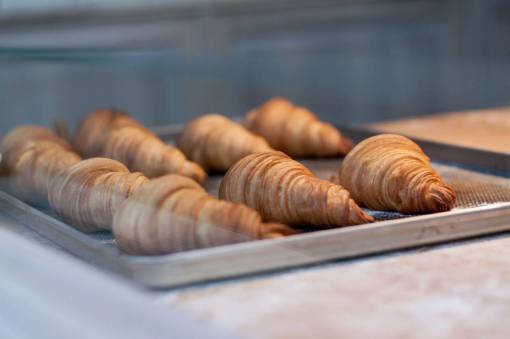 croissant croissant  bread  display  table  baking

