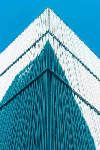 alto arquitectura moderna exterior edificio luz solar sombra cielo