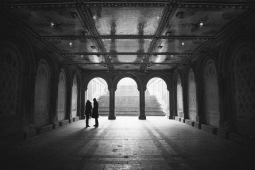 cobblestone-street people  architecture  arches  cobblestone  black and white
