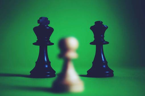 contrast piece  chess  game  black  white  queen  contrast