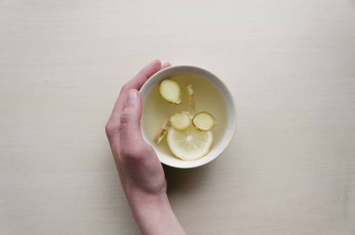 bebida caliente té limón bebida de jengibre bebida de mano caliente