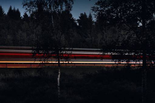 autopista árboles carretera luces oscuro cielo autopista sin peaje naturaleza