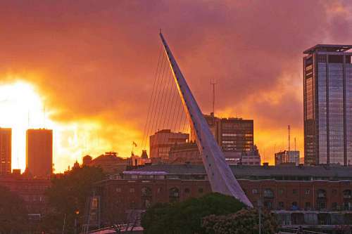 Puente de la Mujer (Puente De La Mujer) al atardecer, Buenos Aires, Argentina