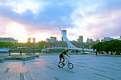 Puente de la Mujer (Puente De La Mujer) al atardecer, Buenos Aires, Argentina
