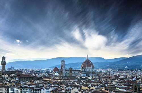hito Florencia, Italia durante la hermosa puesta de sol