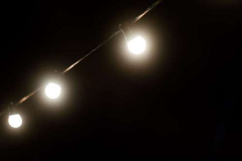 antecedentes Fila de luces de la calle en la noche