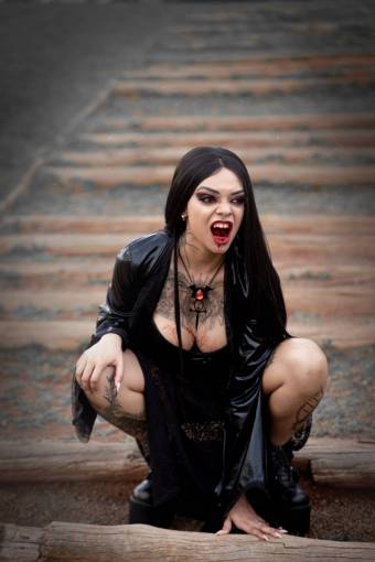 lifestyle women adult young adult caucasian ethnicity beauty one person vampire;woman