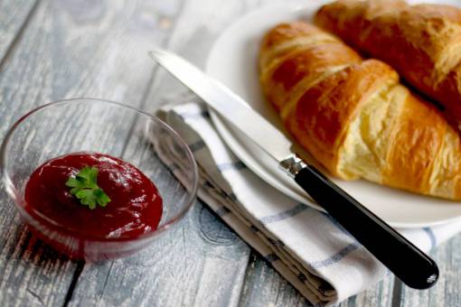 fuente croissants pasteles repostería mermelada desayuno comida cuchillo