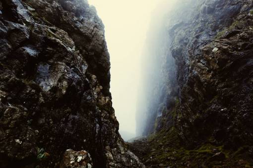 caminata rocas sendero camino caminata cielo niebla naturaleza