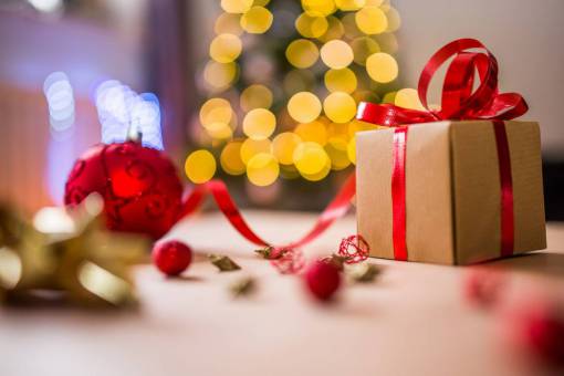 decoracion navidena celebración navideña vacaciones cinta roja regalo bola navideña