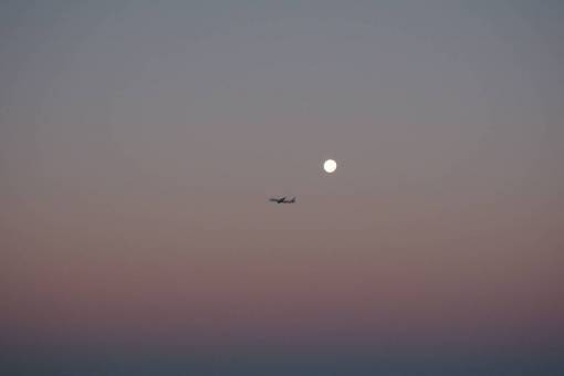 avion nubes cielo avión viajes aventuras luna