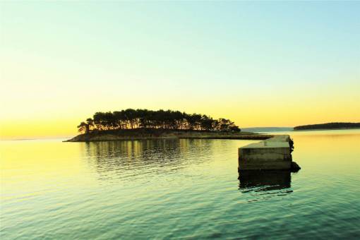 muelle isla puesta de sol cielo muelle agua lago árboles