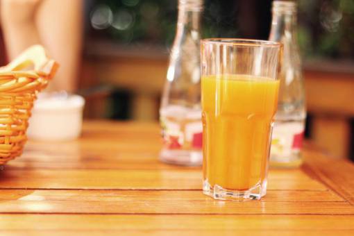 orange juice  drink  beverage  breakfast  morning  table  glass
