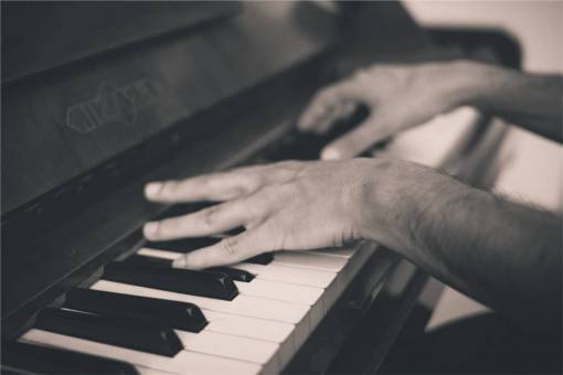 teclados piano teclas manos instrumento musical música