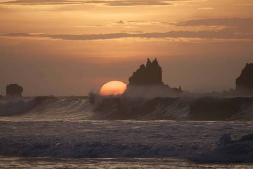 orilla mar océano agua olas naturaleza luna llena