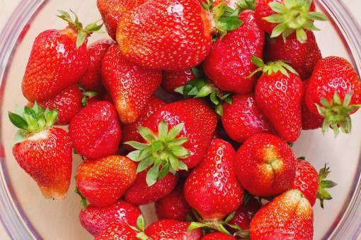 fuente fresas fresa frutas rojo comida saludable tazón