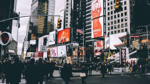 images-of-pretty-unicorns urban  city  billboard  people  man  men  woman
