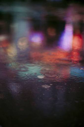 lluvia gota de agua lluvia colorida ciudad urbana