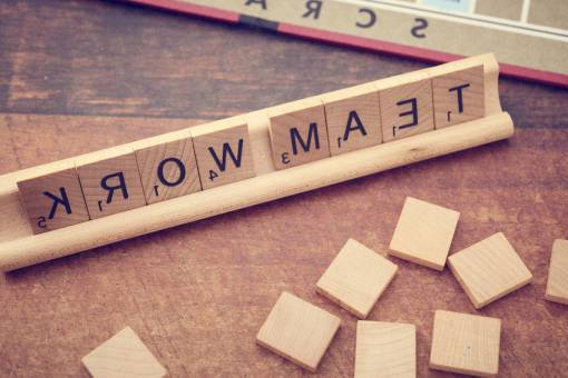 palabra palabra letras fondo juego de scrabble madera ingles
