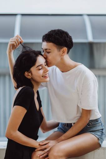 cuidado Una pareja lesbiana enamorada
