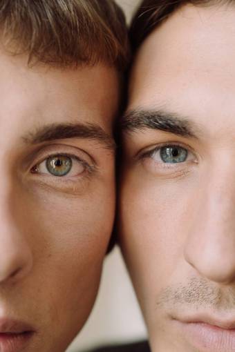 cuidado Capturando el amor, la historia de una pareja gay