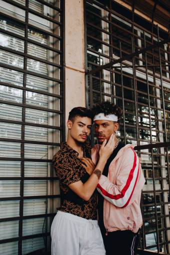 cuidado Capturando el amor, la historia de una pareja gay