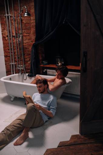intimate Capturing love, A gay couple's story