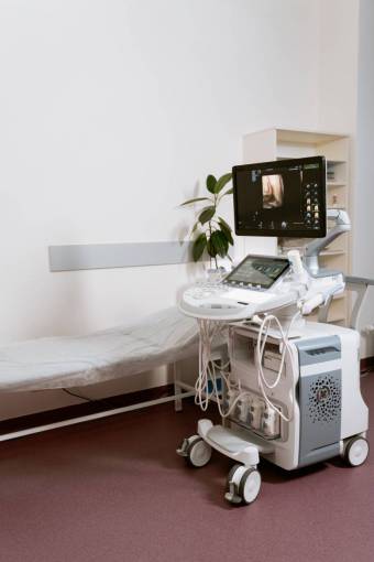 medicine indoors equipment healthcare and medicine hospital domestic room bed ultrasound;Equipment