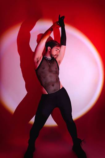 deportes una persona hombres hombre;lgbtq;diversidad mujeres adultos deporte baile
