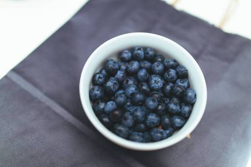fuente arándanos frutas comida tazón saludable