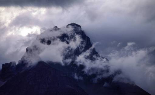 cumbre nube niebla colina montaña highland hill cumbre
