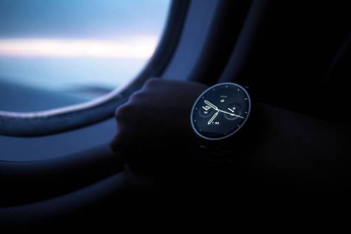 avion reloj de tiempo reloj ventana de avión volando viajes
