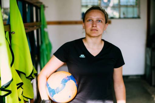 hembra futbol femenino