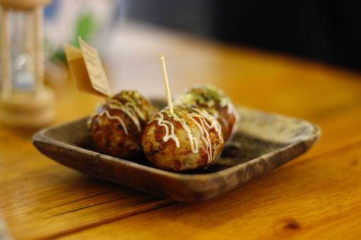 maderas frescura comida gourmet comida primer plano Takoyaki madera