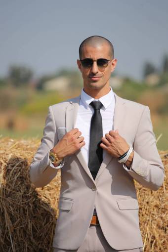 sunglasses men caucasian ethnicity one person outdoors suit suit businessman