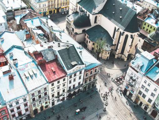 rooftop-pool architecture  building  infrastructure  rooftop  street  people  walking
