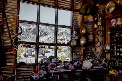 repair-shop automobile  repair  shop  material  window  inside
