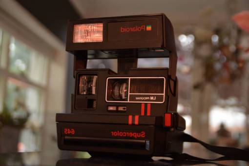 lace-fastener camera  polaroid  vintage  black  flash  bokeh  blur