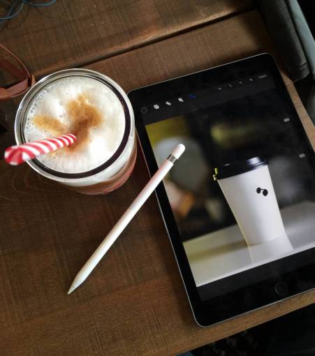 foam coffee  cafe  tablet  pen  table  shop  relax