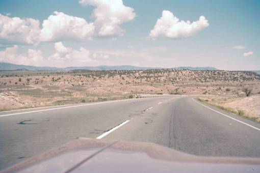 paisaje con nubes carretera velocidad carretera vintage america paisaje horizonte