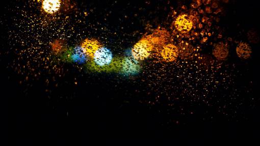 humedo noche luces de colores bokeh agua de lluvia mojada
