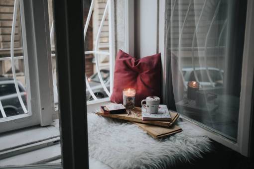 almohadas habitación, vidrio, ventana, vela, libro, almohada, interior