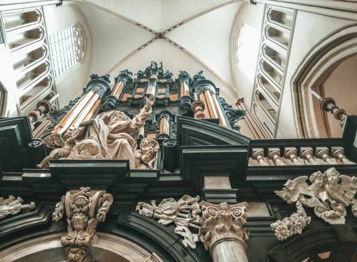 god church  religion  roman  catholic  infrastructure  arts  sculpture