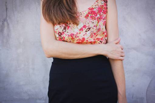 brunette girl  woman  beauty  fashion  clothes  clothing  people