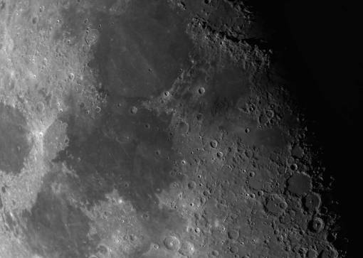 planeta luna superficie cráteres espacio cielo nocturno oscuro