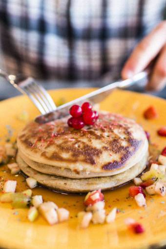knife pancake  breakfast  snack  fruits  fork  knife  food