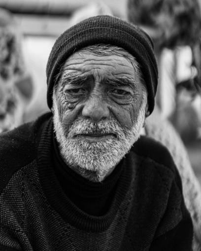 gente Retrato de un hombre anciano con fondo blanco y negro