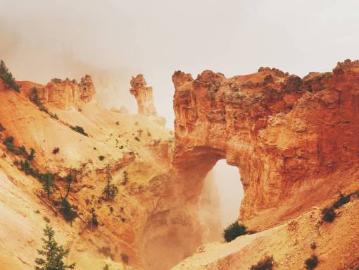 parque nacional Bryce Canyon National Park paisaje rocas acantilado