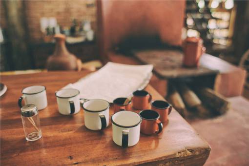 mug tazas tazas mesa de madera