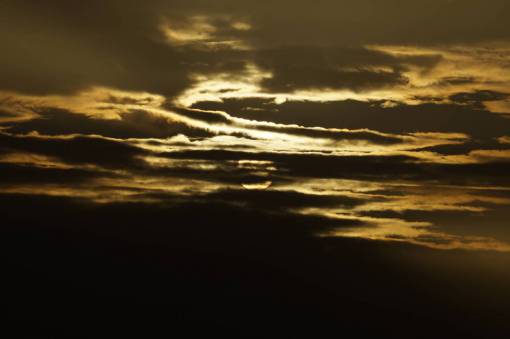 tarde nubes oscuras cielo tarde noche luz de la luna